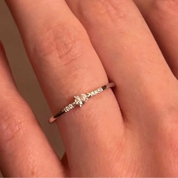 Bony Levy Liora 18k white gold sz 6 teardrop diamond - Picture 4 of 7